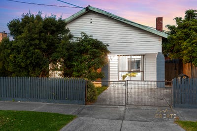 /international/au/10-thomson-street-sunshine-vic-152482388/