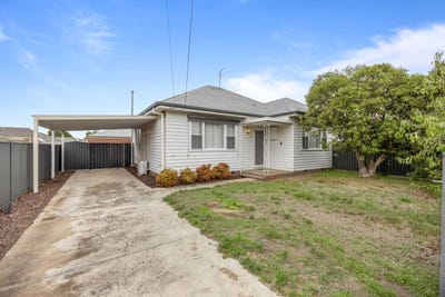/international/au/5-alfred-street-sebastopol-vic-150794204/
