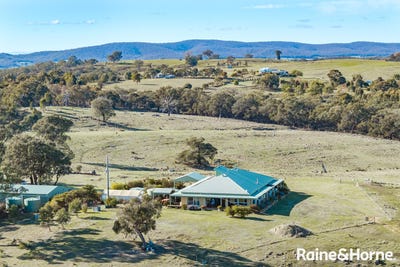 /international/au/125-old-dairy-flat-road-heathcote-south-vic-148578716/