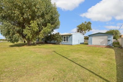 /international/au/26-casserley-way-lancelin-wa-151251056/