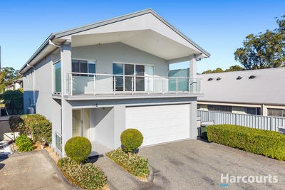 /international/au/556c-the-esplanade-warners-bay-nsw-151126756/