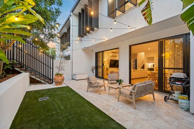 /international/au/3-521-old-cleveland-road-birkdale-qld-152597496/