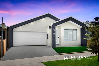 /international/au/4-coachwood-road-fraser-rise-vic-151412836/