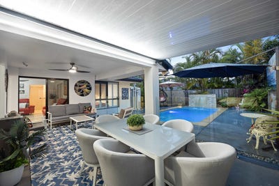 /international/au/1-acaciabark-place-little-mountain-qld-147958276/