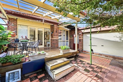/international/au/2-33-elmhurst-road-blackburn-vic-151090892/