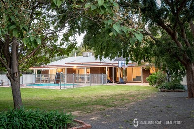 /international/au/16-teasdale-crescent-kialla-vic-151044472/
