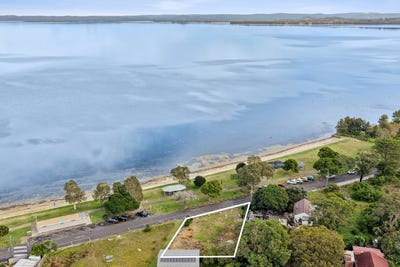 /international/au/11-beach-parade-canton-beach-nsw-204565980/