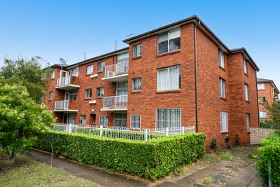 /international/au/5-33-mascot-drive-eastlakes-nsw-151155896/