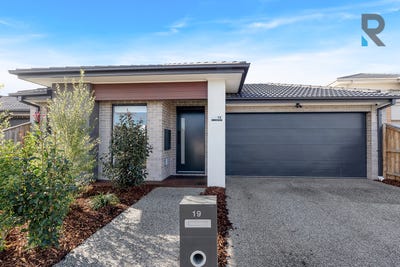 /international/au/19-jonathan-street-greenvale-vic-148630460/?lang=en