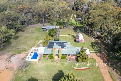 /international/au/1530-walker-street-mundaring-wa-129932274/
