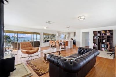 /international/au/16-estuary-heights-place-bouvard-wa-152185612/