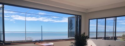 /international/au/555-esplanade-urangan-qld-151348436/