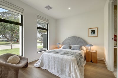 /international/au/21a-noya-avenue-modbury-heights-sa-151898236/