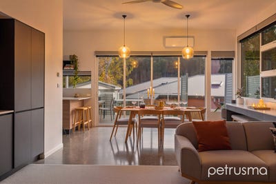 /international/au/403-macquarie-street-south-hobart-tas-151091928/