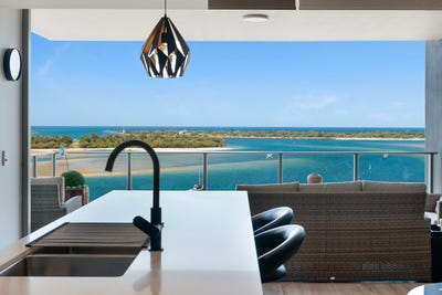 /international/au/1103-378-marine-parade-labrador-qld-152454272/