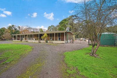 /international/au/832-ballan-greendale-road-greendale-vic-151526904/