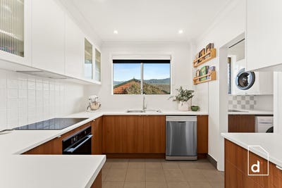 /international/au/6-68-russell-street-woonona-nsw-151370408/