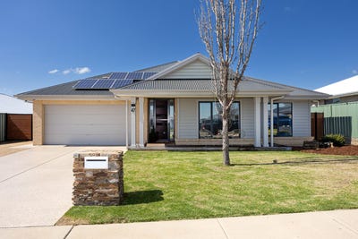 /international/au/47-paperbark-drive-forest-hill-nsw-152236388/