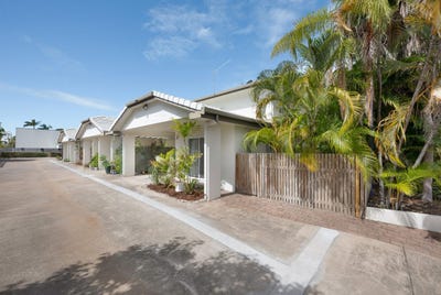 /international/au/3-139-eyre-street-north-ward-qld-152692340/