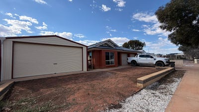 /international/au/11-melia-st-roxby-downs-sa-152402452/
