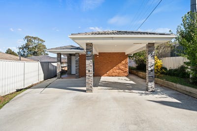 /international/au/18-clive-steele-avenue-monash-act-151133112/?lang=id