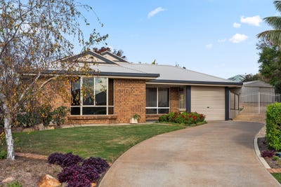 /international/au/6-robinia-court-murray-bridge-sa-151416588/