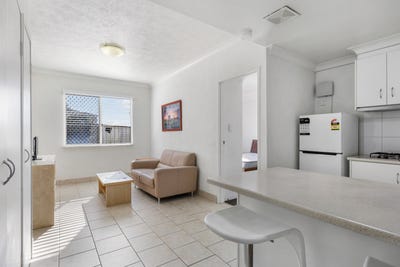 /international/au/10-9-uniplaza-ct-kearneys-spring-qld-151579616/