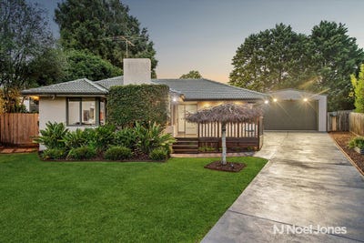 /international/au/7-old-mill-place-chirnside-park-vic-152539008/