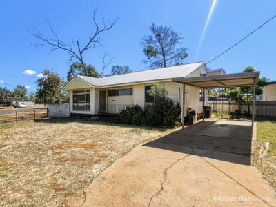 /international/au/49-green-street-cobar-nsw-152601796/