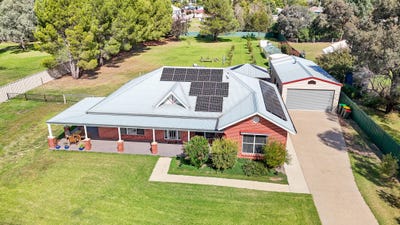 /international/au/10-little-street-boorowa-nsw-150948372/
