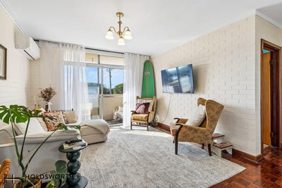 /international/au/25-26-golf-view-street-yokine-wa-151138916/