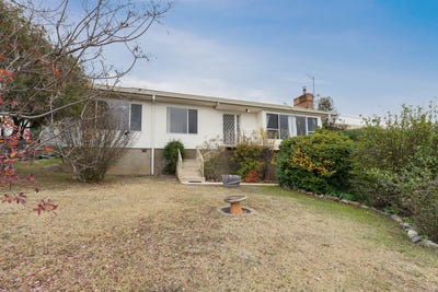 /international/au/19-nimby-place-cooma-nsw-151318188/