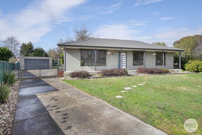 /international/au/11-woolway-court-delacombe-vic-148683564/