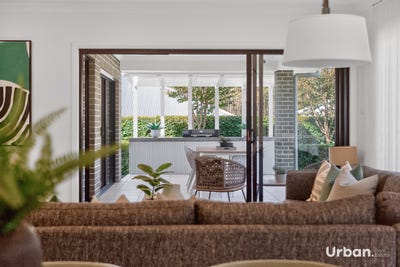 /international/au/44-settlers-boulevard-chisholm-nsw-151119988/