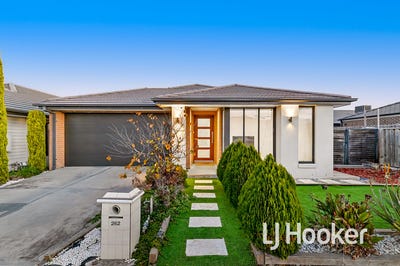 /international/au/262-st-germain-boulevard-clyde-north-vic-151381008/