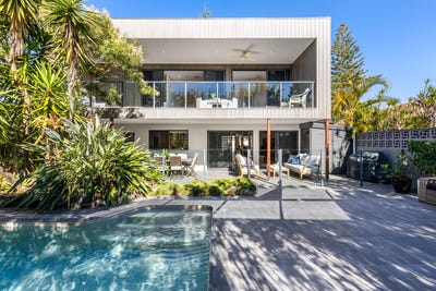 /international/au/9-coogeen-street-sorrento-qld-148542360/