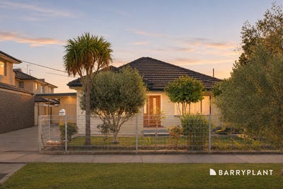 /international/au/28-ainsworth-street-sunshine-west-vic-152623568/