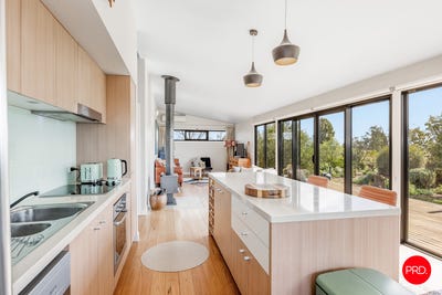 /international/au/136-mcniffs-road-redesdale-vic-150757828/