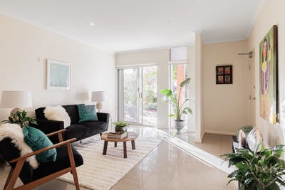 /international/au/8-10-coolac-place-braddon-act-151407032/