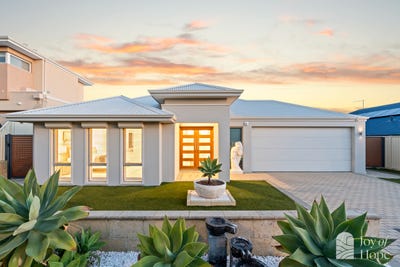 /international/au/84-grand-ocean-entrance-burns-beach-wa-152408452/