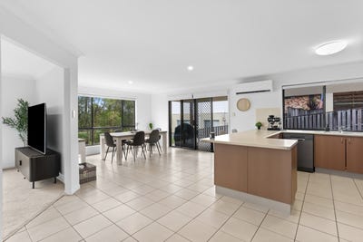 /international/au/47-codrington-circuit-pacific-pines-qld-151323584/