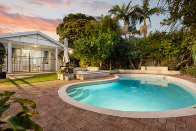 /international/au/22-gairloch-street-applecross-wa-148016292/