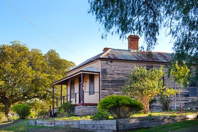/international/au/10-phoenix-street-maldon-vic-150845188/