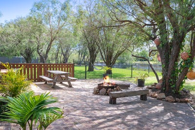 /international/au/1158-caves-road-quindalup-wa-152400860/