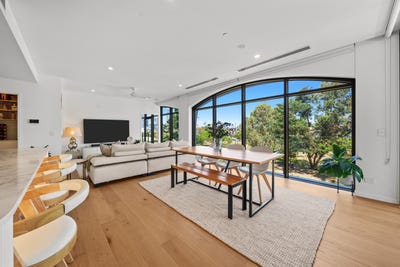 /international/au/203-1-aruma-street-chevron-island-qld-152691936/