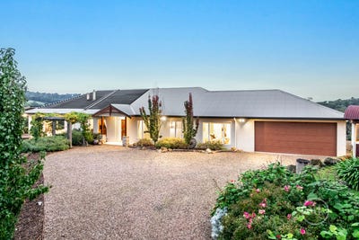 /international/au/305-long-gully-road-panton-hill-vic-151388556/