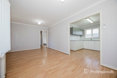 /international/au/33-rochford-way-girrawheen-wa-151983552/