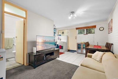 /international/au/10-8-ord-street-fremantle-wa-151463100/