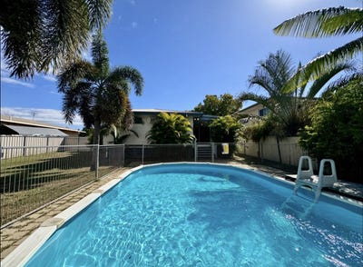 /international/au/25-sedgman-street-moranbah-qld-151438604/