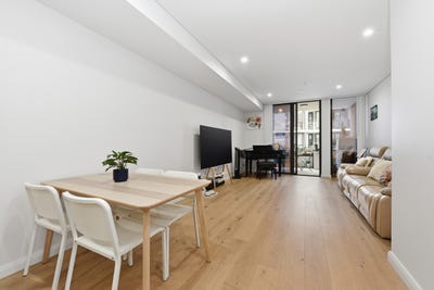 /international/au/226-19-partridge-avenue-castle-hill-nsw-150627612/